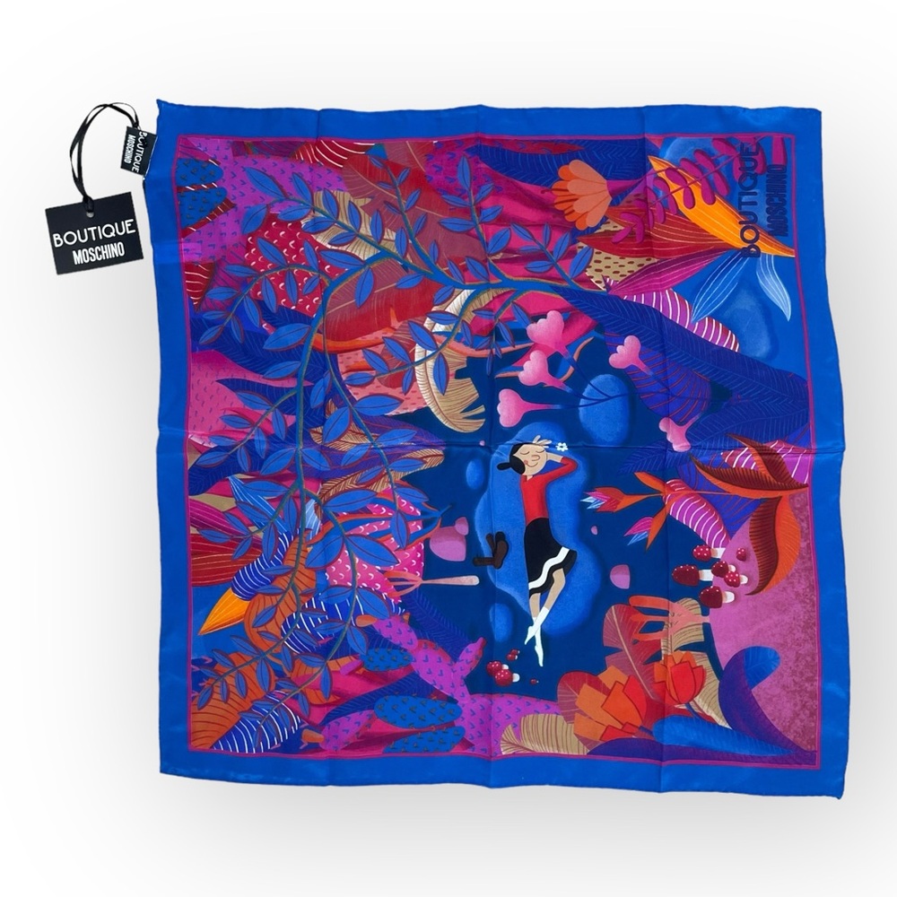 BOUTIQUE MOSCHINO Silk Scarf Floral Print OLIVE
OYL Square from Moschino 19x19” - Picture 2 of 10